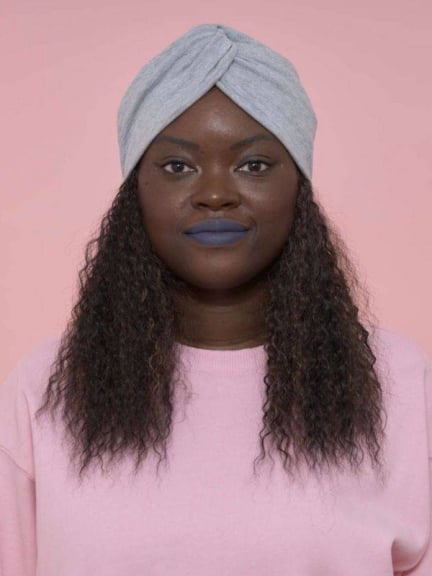 Admirez la couronne frisée crépue en fibre synthétique japonaise, bandeau ajustable 47–64 cm