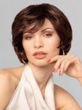 Perruque Torino Gisela Mayer mi-longue synthétique avec frange, volume naturel et effet cheveux réels