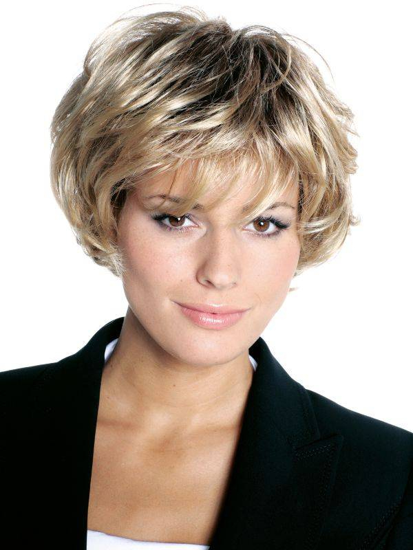 Perruque Torino Gisela Mayer mi-longue synthétique avec frange, volume naturel et effet cheveux réels