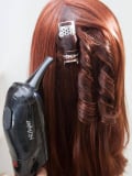 Hi-Styler Herzig Interlook : appareil vapeur léger pour perruques en fibre synthétique, buse inclinée, support et gobelet gradué