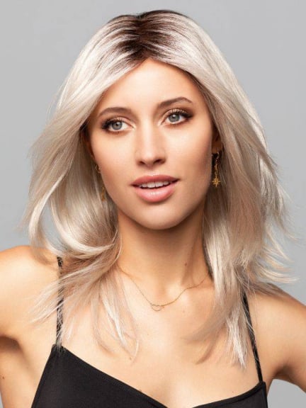 Jana Mono Lace : perruque longue, frange côté et bordure frontale invisible