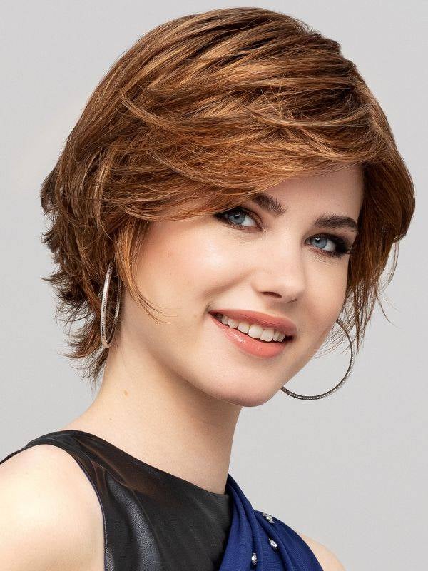 Perruque New Shane Mono Lace Gisela Mayer : coupe courte dynamique, mono lace discret, style chic et naturel