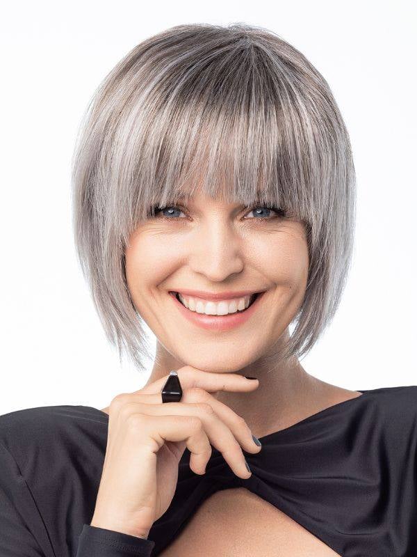 Perruque Magic Date Gisela Mayer : carré bob mi-long, frange droite, fibre synthétique thermo 160°C, effet naturel et discret.
