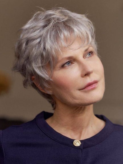 Perruque Michèle courte — fibre synthétique, bonnet médical et antiglisse