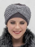 Bandeau Stef tricoté doux avec entrecroisement central, large et chaud, idéal pour l’hiver et toutes coiffures
