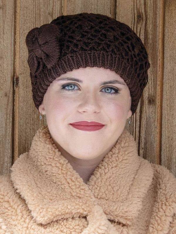 Béret femme Sofia MM Paris en tricot acrylique doux avec fleur, idéal pour l’hiver