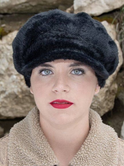 Casquette Judy MM Paris en fausse fourrure, disponible en judy noir et judy ecru