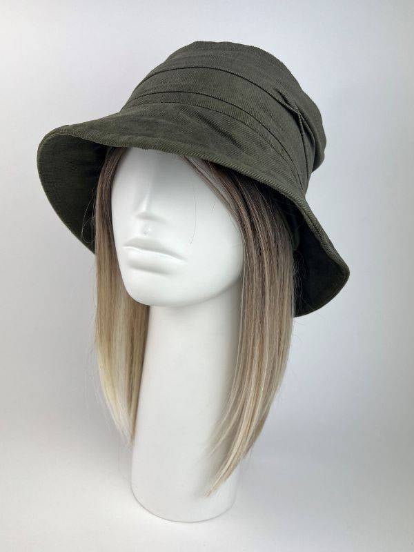 Chapeau Alana de Gisela Mayer en coloris bordeaux, grau ou zimt braun, couvre-chef doux et confortable pour l'automne/hiver.