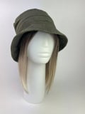 Chapeau Alana de Gisela Mayer en coloris bordeaux, grau ou zimt braun, couvre-chef doux et confortable pour l'automne/hiver.