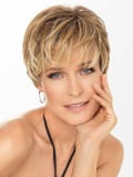 Perruque Magic Hip Gisela Mayer : coupe courte avec frange, volume naturel, fibre synthétique thermo 160°C