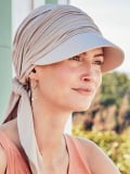 Casquette Briana Cap bambou UPF 50+ Christine Headwear, visière large et pans à nouer pour cuir chevelu sensible