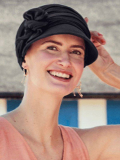Casquette Briana Cap bambou UPF 50+ Christine Headwear, visière large et pans à nouer pour cuir chevelu sensible