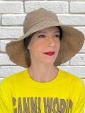 Chapeau Aliette MM Paris coloris sable, 100% papier respirant, léger et confortable pour se protéger du soleil avec style.