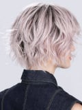 Perruque Cookie Mono Part Ellen Wille : mi-long wavy asymétrique, bordure frontale invisible et Cool Pads respirants