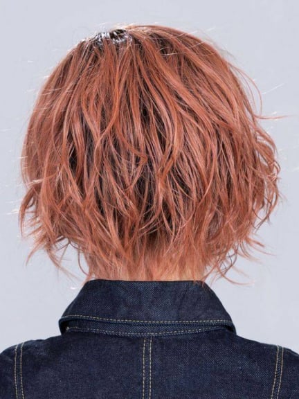 Cookie Mono Part — Perucci Ellen Wille : coupe asymétrique wavy, bordure frontale & Cool Pads