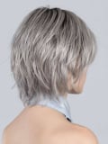 Perruque Easy Mono Part Ellen Wille Perucci, coupe courte effilée avec bordure frontale invisible, effet naturel et discret.