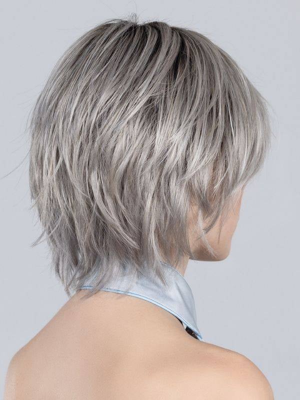 Perruque Easy Mono Part Ellen Wille Perucci, coupe courte effilée avec bordure frontale invisible, effet naturel et discret.