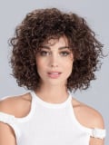 Perruque Disco Ellen Wille : coupe boule ultra bouclée avec mini lace front pour un rendu naturel et glamour