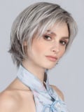 Perruque Easy Mono Part Ellen Wille Perucci, coupe courte effilée avec bordure frontale invisible, effet naturel et discret.