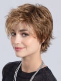 Perruque Open Perucci : coupe courte effilée, volume coiffé-décoiffé, nuque allongée pour un style rock et féminin