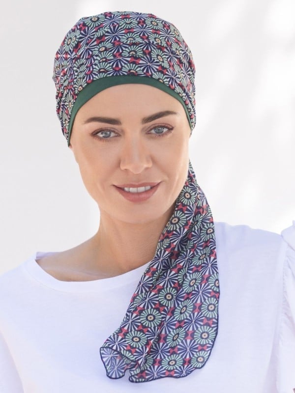 Turban Lilas NJ Création : bonnet en coton/élasthanne et pan latéral pour un volume élégant, confortable et discret