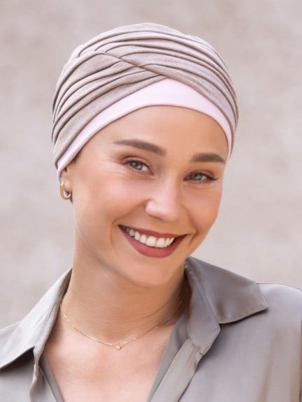 Turban Bastille : plis superposés pour un confort léger et un look raffiné