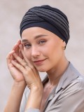 Turban chimio Bastille NJ Création : turban léger à plis superposés, joli volume, facile à enfiler, idéal pendant la chimiothéra
