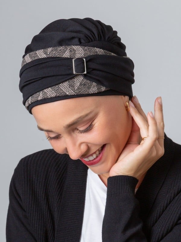 Turban Champs Elysées NJ Création avec boucle métallique modulable et motifs élégants – bonnet confortable pour un look chic.