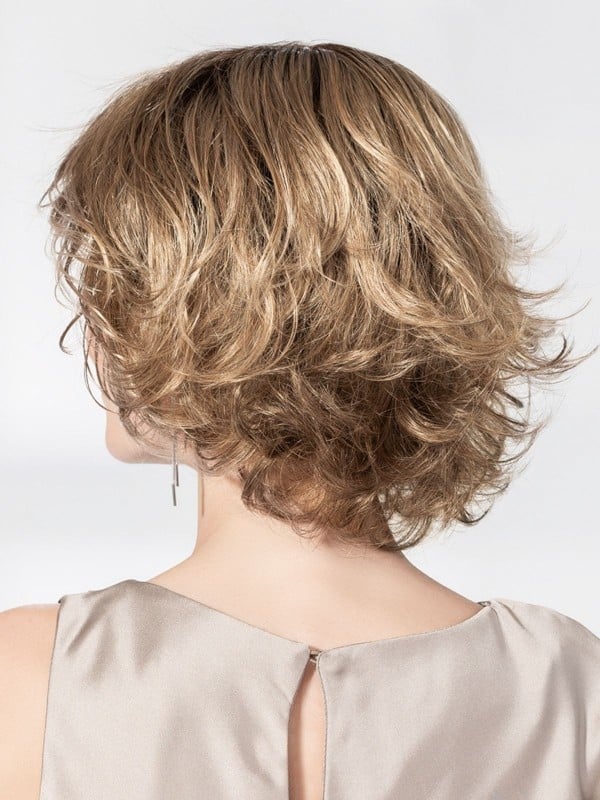 Perruque Bloom Deluxe Ellen Wille : carré ondulé féminin avec tulle cinéma extra-large, effet naturel et confort médical.