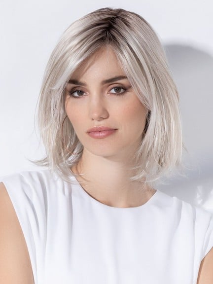 Perruque Icone Deluxe Ellen Wille en carré mi-long avec tulle frontal et finition soyeuse