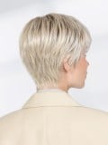 Perruque Select Soft Ellen Wille : coupe courte lisse, volume naturel, tulle frontal extra-long invisible, monture confort médic