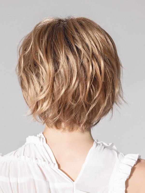 Perruque médicale Escape Soft Ellen Wille, coupe courte lisse en fibre synthétique avec lace front et bonnet fait main.