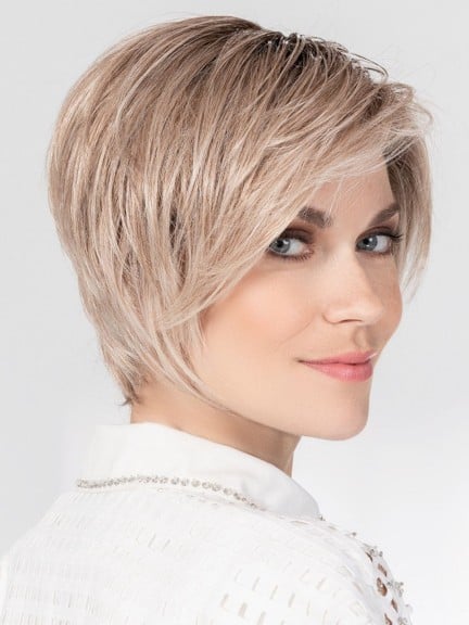 Perruque Glam Soft - coupe courte asymétrique, tulle frontal discret, fibre Air Lite résistante 130°C