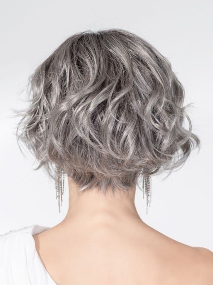 Perruque Romance Deluxe - boucles mi-longues, effet rooted et balayage mix