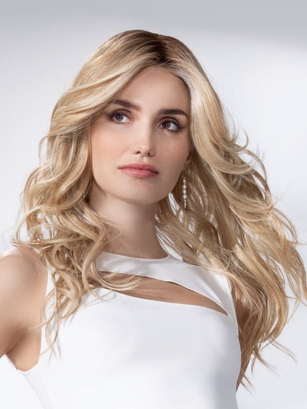 Adoptez Sparkle Deluxe — longue, tulle frontal, effet rooted/mix/lighted/tipped