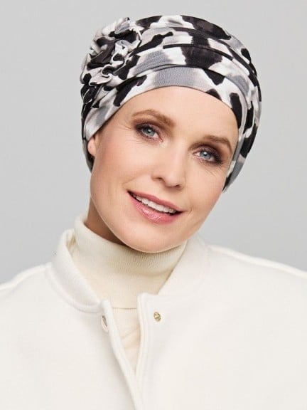 Turban Anna Printed avec imprimé élégant et fleur volumisante — confort et style