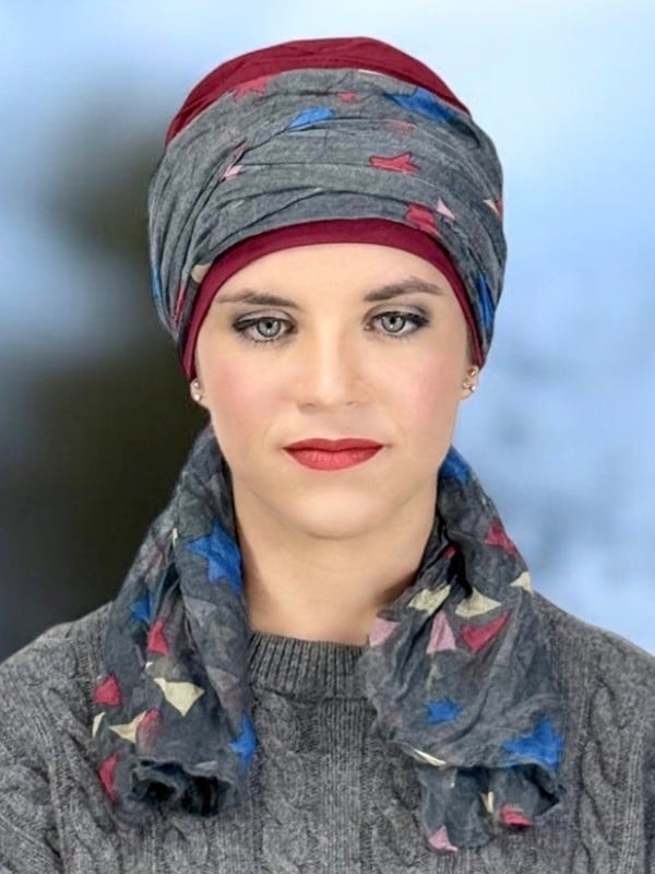 Foulard Hippie MM Paris en viscose, couleurs vives et motifs, léger et facile à nouer pour sublimer vos looks