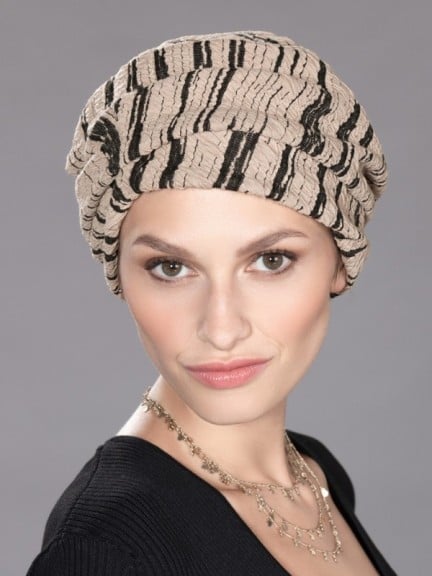 Adoptez Avani : turban imprimé marbré, douceur et volume élégant