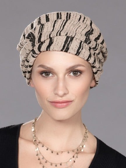 Adoptez Avani : turban imprimé marbré, douceur et volume élégant