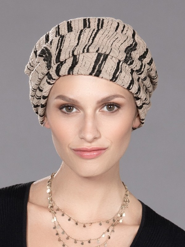 Adoptez Avani : turban imprimé marbré, douceur et volume élégant