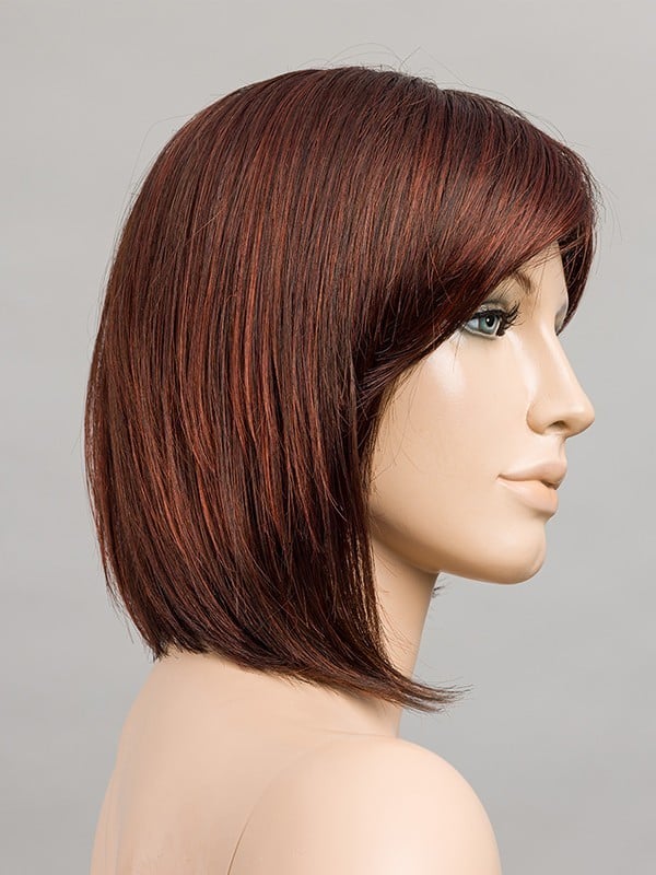 Perruque Change : carré mi-long effilé avec frange droite, fibre synthétique, look catwalk naturel et facile à coiffer.