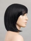Perruque Change : carré mi-long effilé avec frange droite, fibre synthétique, look catwalk naturel et facile à coiffer.
