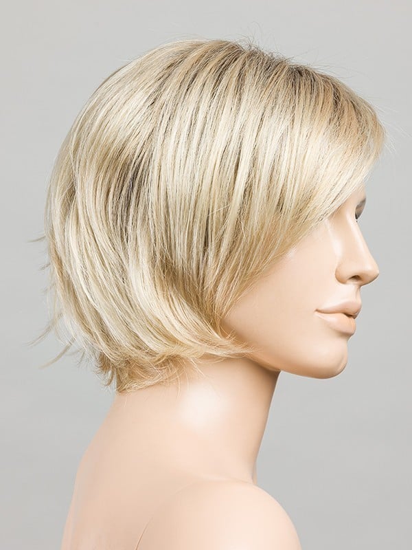 Perruque Easy Mono Part Ellen Wille Perucci, coupe courte effilée avec bordure frontale invisible, effet naturel et discret.