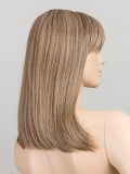 Perruque Jacky Ellen Wille Perucci : coupe lisse et droite, frange épaisse, fibre synthétique thermoformable jusqu’à 130°C