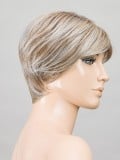 Perruque Link Mono Part Ellen Wille : coupe courte asymétrique, fibre synthétique thermo 140°C, effet naturel et discret.
