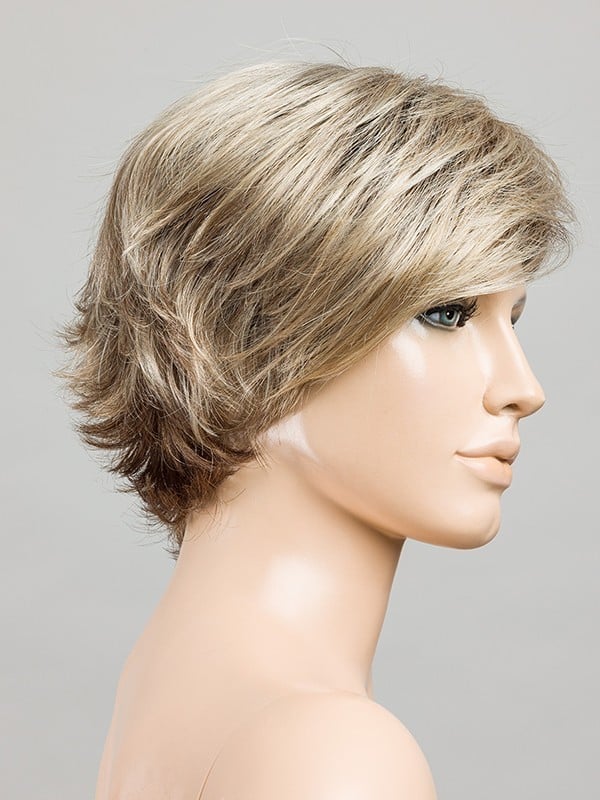 Perruque Open Perucci : coupe courte effilée, volume coiffé-décoiffé, nuque allongée pour un style rock et féminin