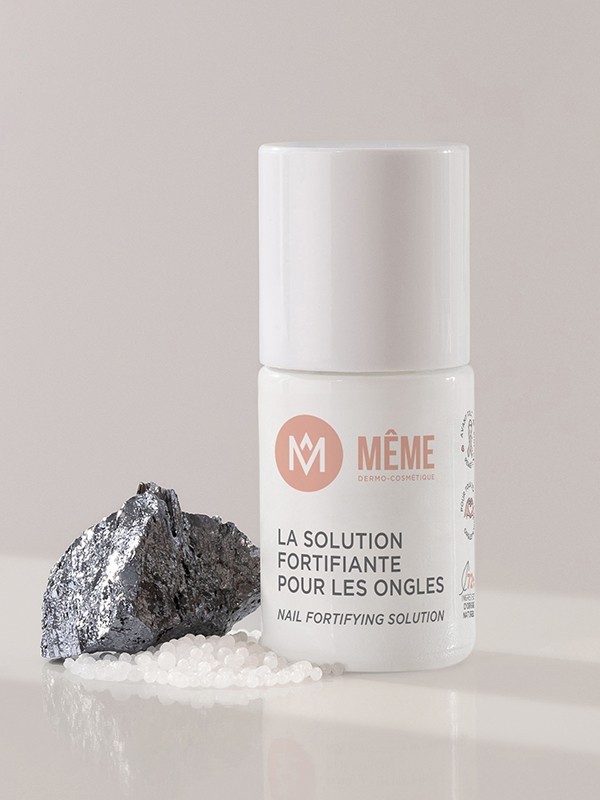 Solution Fortifiante MÊME 10 ml : soin ongles striés, mous et cassants, 72% d’ingrédients d’origine naturelle, pinceau applicate