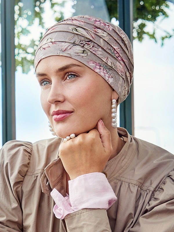 Bonnet turban Zen Lin Christine Headwear en lin naturel, léger et respirant, idéal en cas d’alopécie ou traitements.