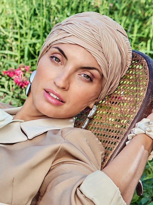 Bonnet turban Boho Christine Headwear : effet plissé, voile polyester et doublure bambou-viscose, léger et confortable.