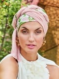 Foulard Boho Christine Headwear fixé sur bonnet/turban Boho : accessoire léger à boutons-pression, idéal en cas d’alopécie.